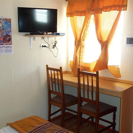 לה סרנה Acropolis Hostal מראה חיצוני תמונה